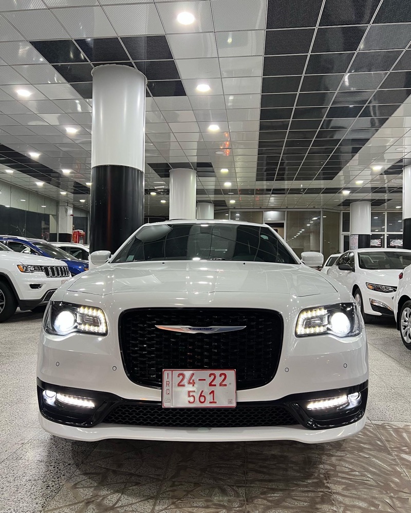 كرايسلر  300S V8 2020