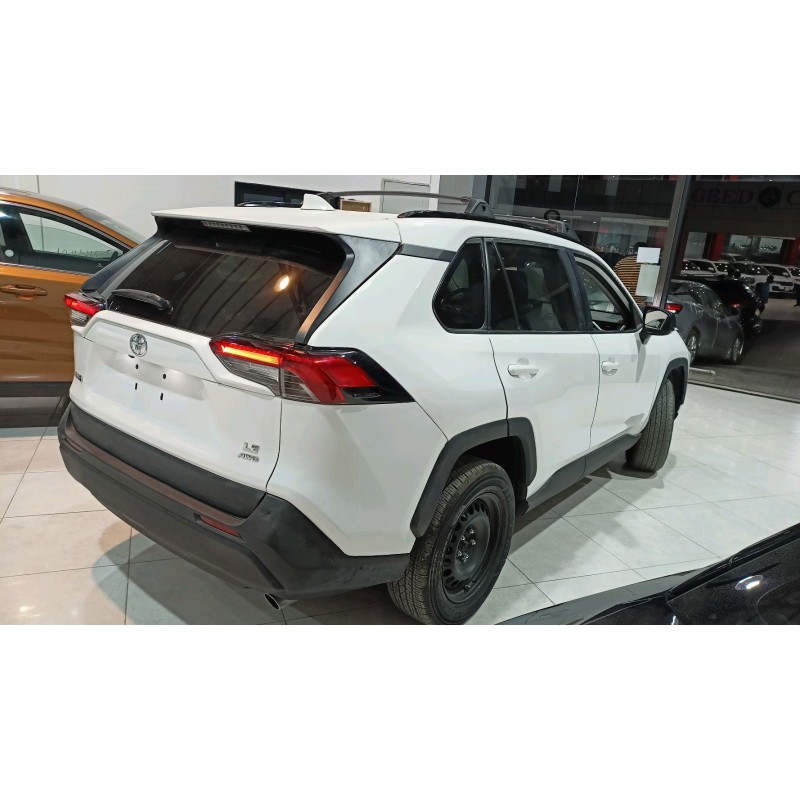 Toyota RAV4 le awd 2021