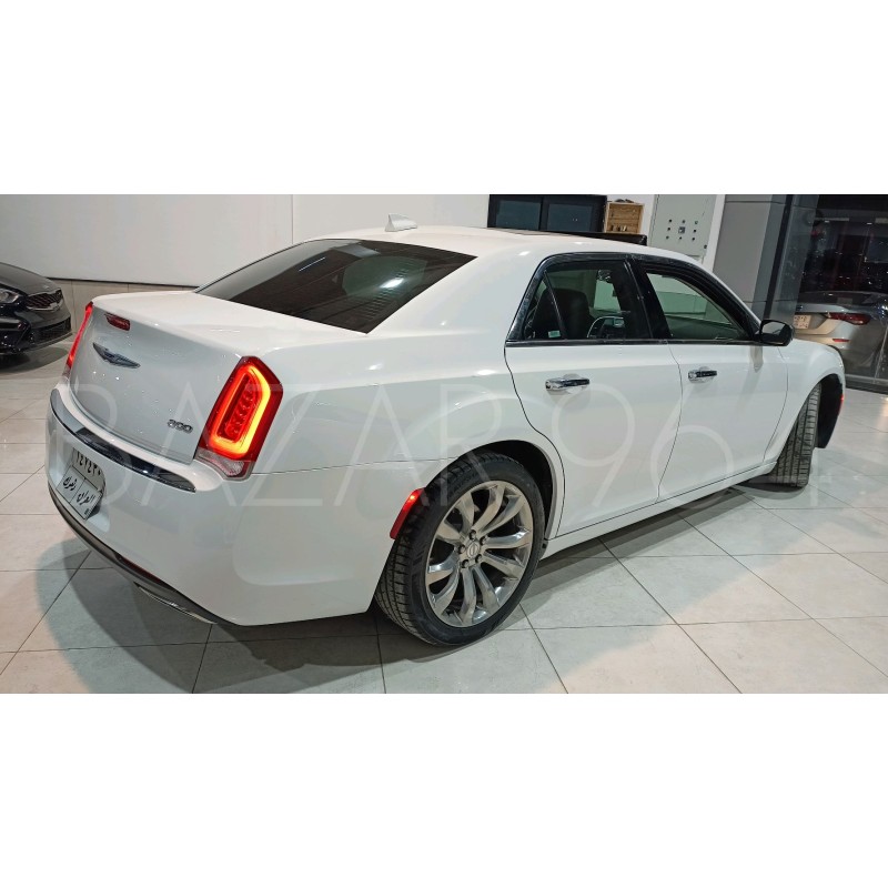 Chrysler  300 2019