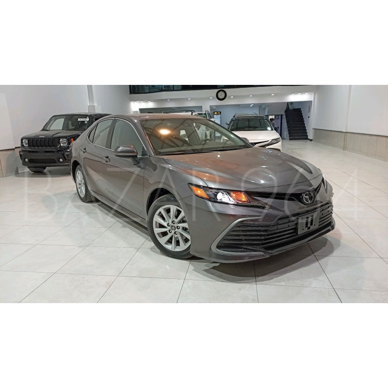 Toyota Camry le 2021 