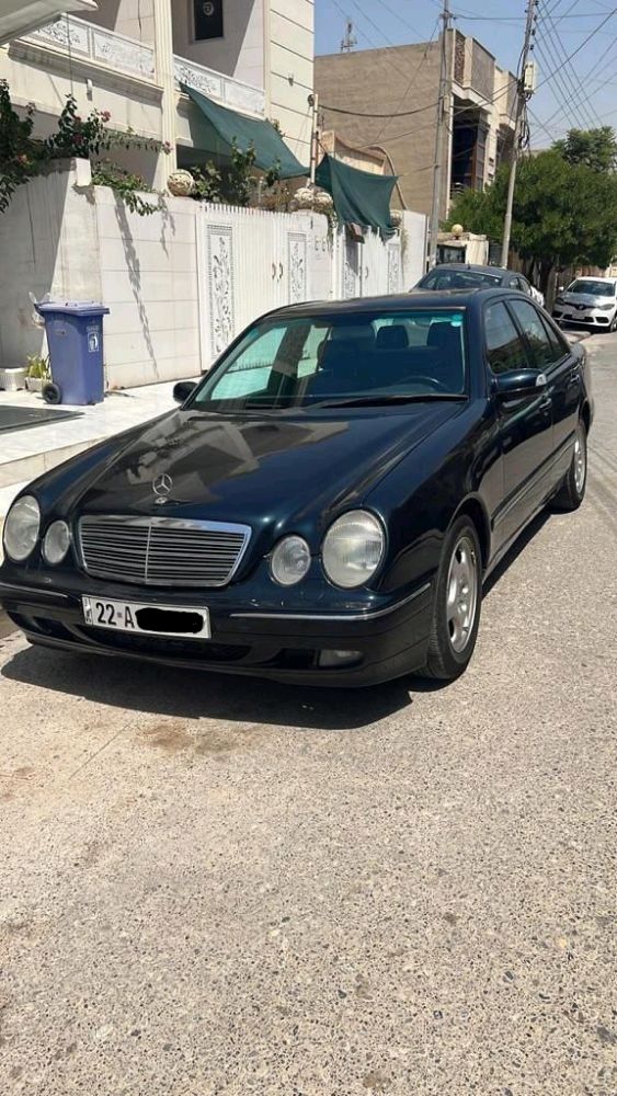 Mercedes-benz E320