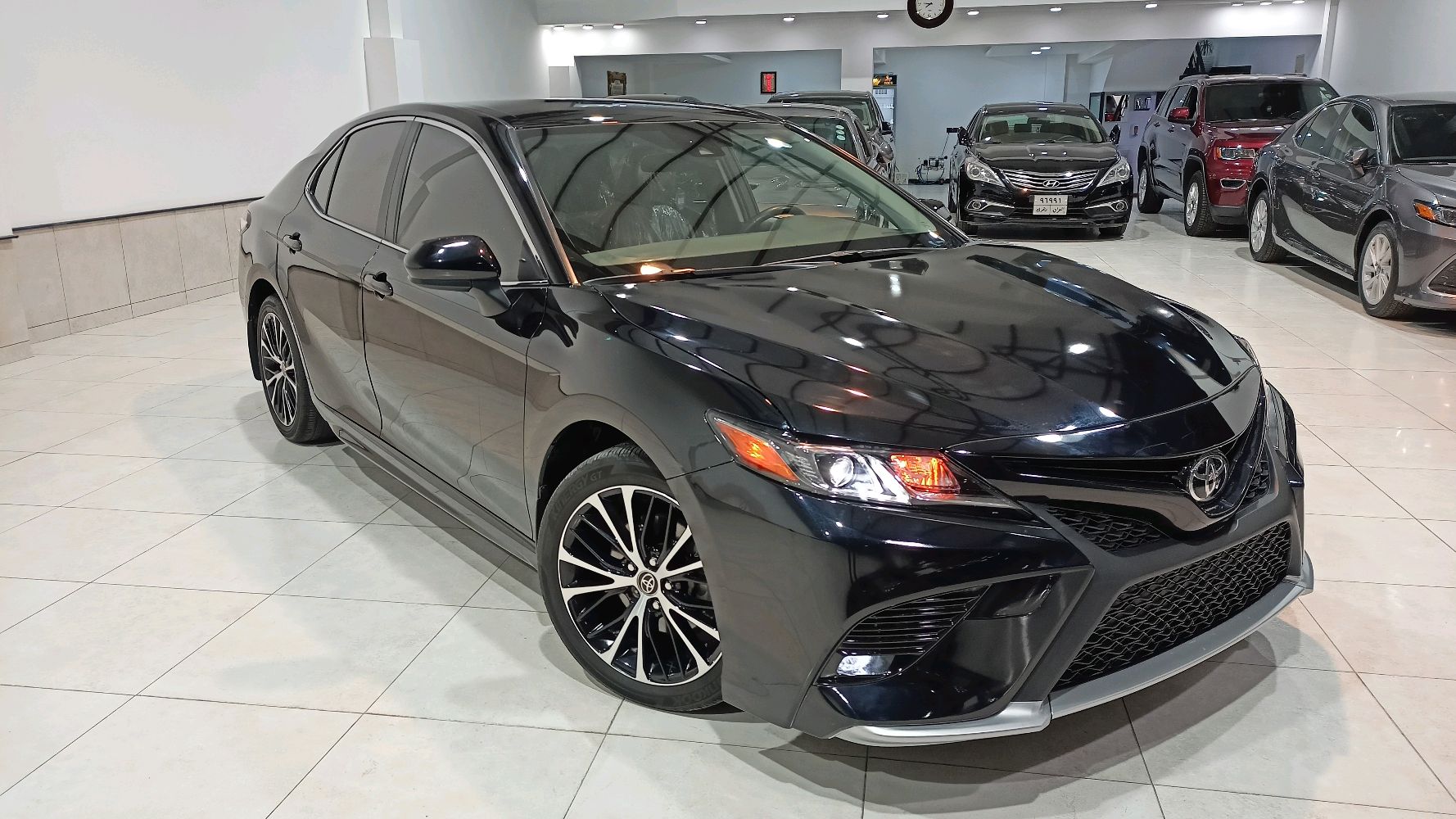 Toyota Camry SE 2020